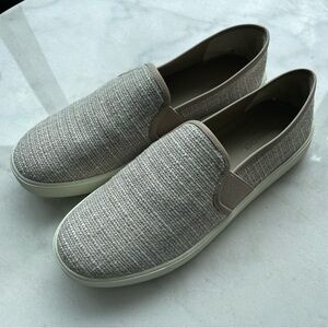 Vince Preston Natural Ecru Beige Linen Slip On Sneaker Loafer Size 7.5